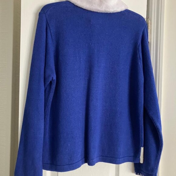 This blue snowmen sweater is so cute on. It is a size medium. - Picture 2 of 3